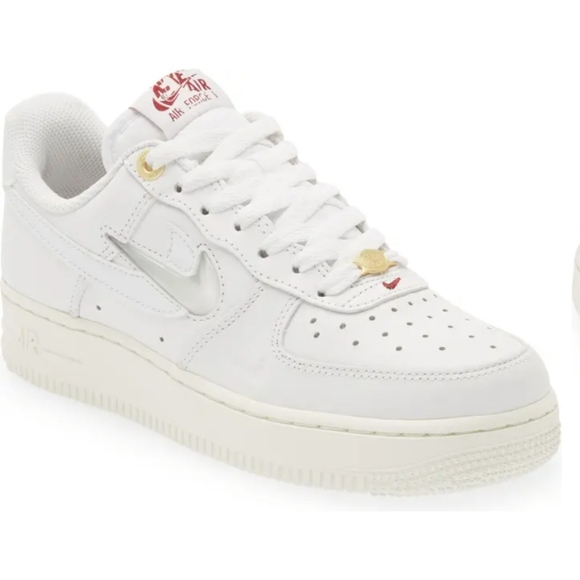 NWT Women's Af1's '07 PRM - Picture 5 of 10